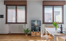 Guesthost - Parma Parco Ducale Duplex Apartment With Parking